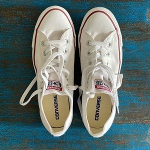 Size W9/M7 Never Worn White Converse